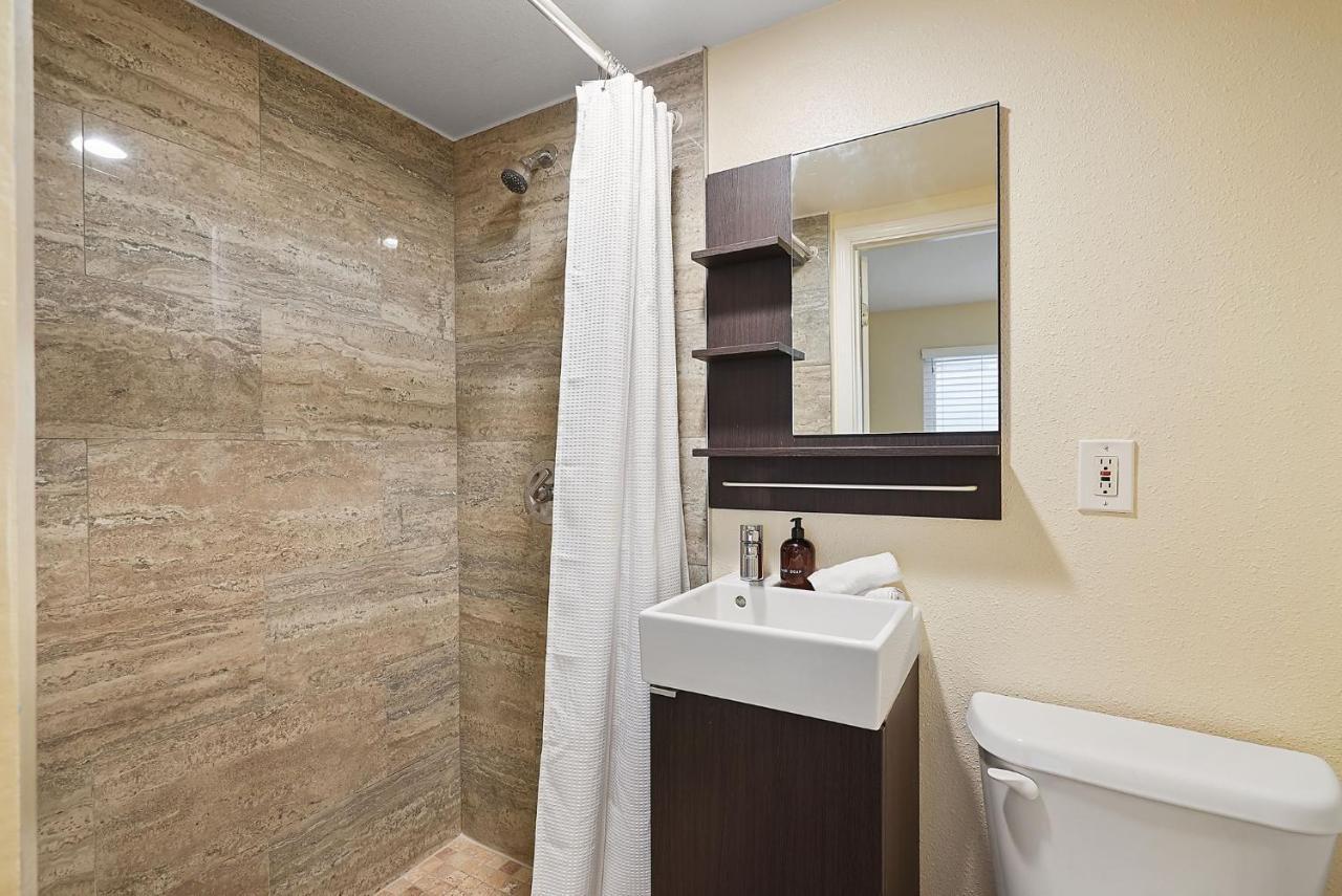 Stunning Delight With Hot Tub, Fire Pit, Parking & Walk To Beach! Casa de férias